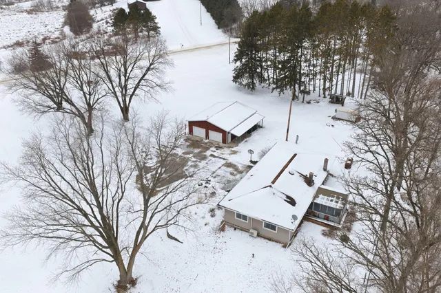 $549,990 | 20818 Enterprise Valley Drive, Lewiston, MN 55952