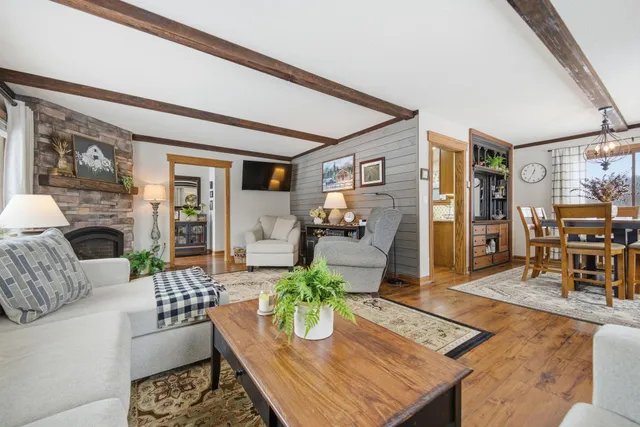 $549,990 | 20818 Enterprise Valley Drive, Lewiston, MN 55952