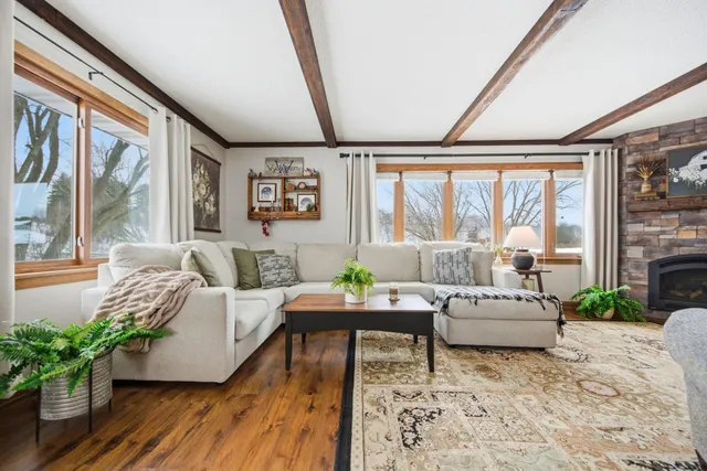 $549,990 | 20818 Enterprise Valley Drive, Lewiston, MN 55952