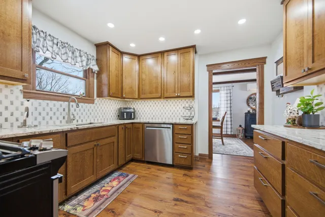 $549,990 | 20818 Enterprise Valley Drive, Lewiston, MN 55952