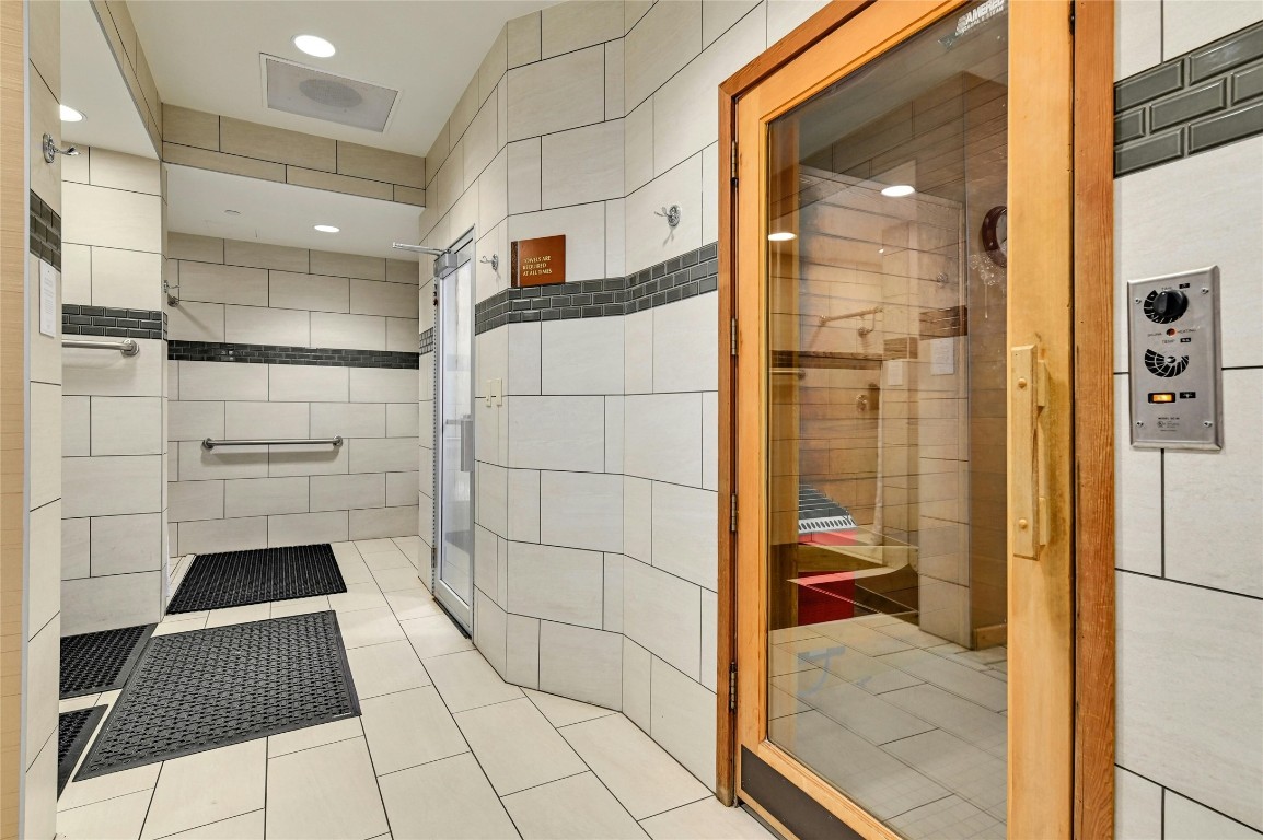 555 East 5th Street, Unit 2721 Austin, TX 78701 - Photo 32 of 33 a bathroom with a shower