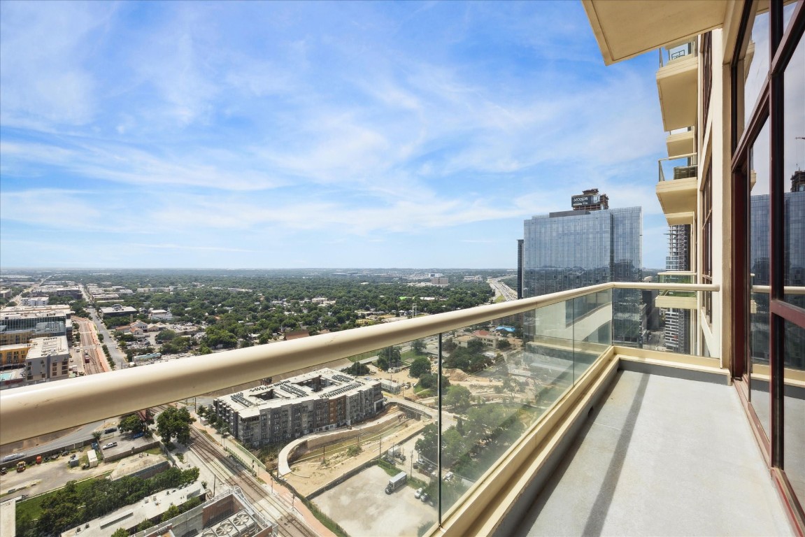 555 East 5th Street, Unit 2721 Austin, TX 78701 - Photo 9 of 33 a view of balcony with furniture