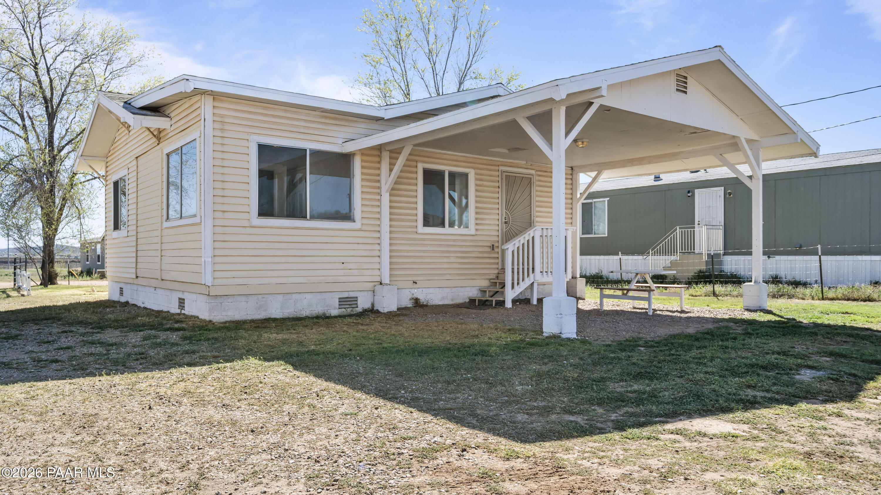 236 West Venice Way Paulden, AZ 86334 - Photo 33 of 42 a front view of house with yard