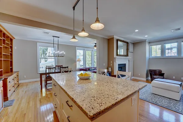 $1,000,000 | 11 Old Parish Way, Unit 8, Portsmouth, NH 03801