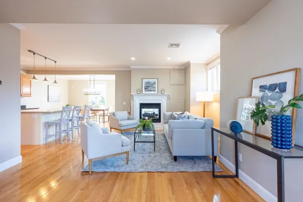$1,000,000 | 11 Old Parish Way, Unit 8, Portsmouth, NH 03801