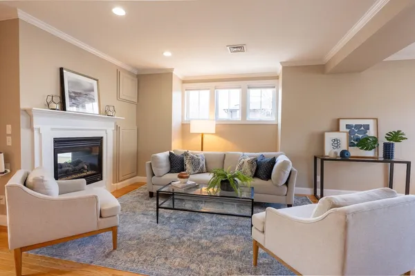 $1,000,000 | 11 Old Parish Way, Unit 8, Portsmouth, NH 03801