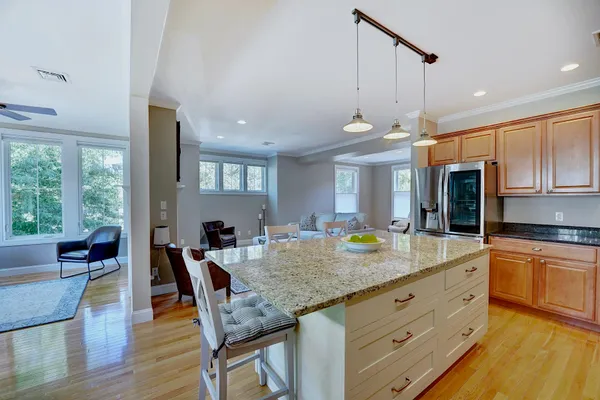 $1,000,000 | 11 Old Parish Way, Unit 8, Portsmouth, NH 03801