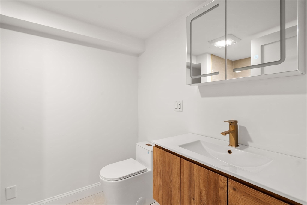 8 Everett Street Wakefield, MA 01880 - Photo 8 of 15