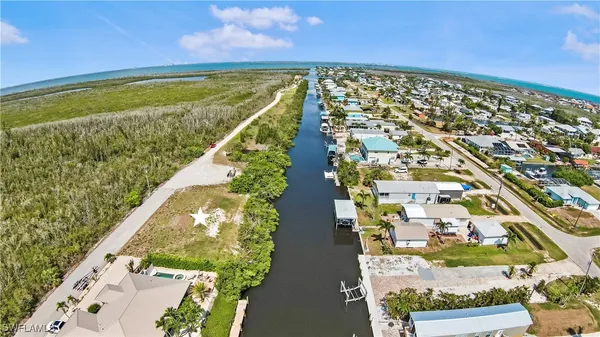 $274,900 | 2807 Cussell Drive, St. James City, FL 33956