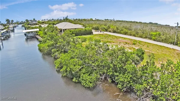 $274,900 | 2807 Cussell Drive, St. James City, FL 33956