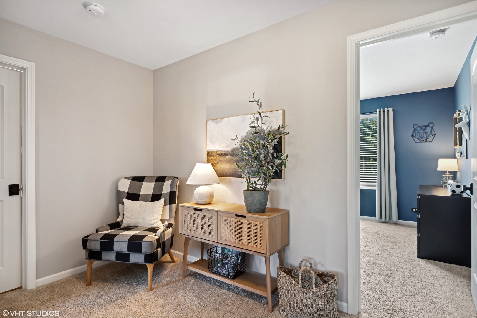 3302 Batley Street Elgin, IL 60124 - Photo 13 of 28 a living room with furniture