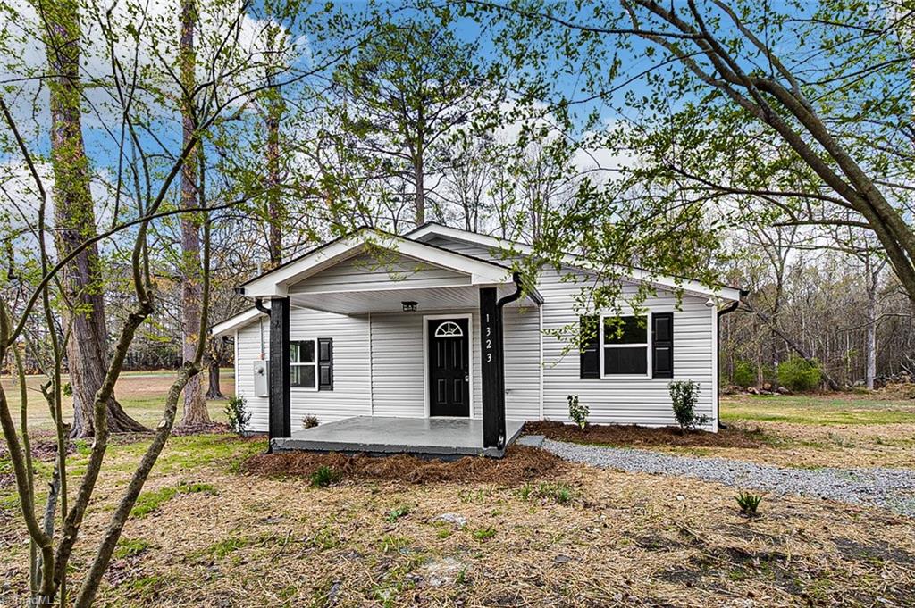 1323 Colon Road Sanford, NC 27330 - Photo 2 of 33