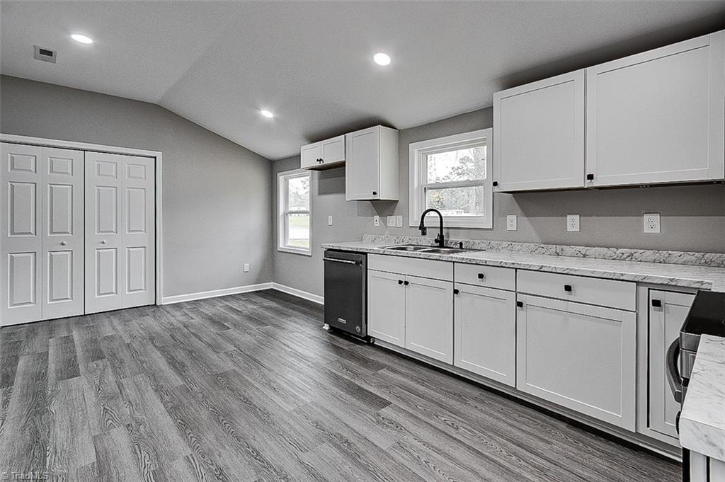 1323 Colon Road Sanford, NC 27330 - Photo 8 of 33