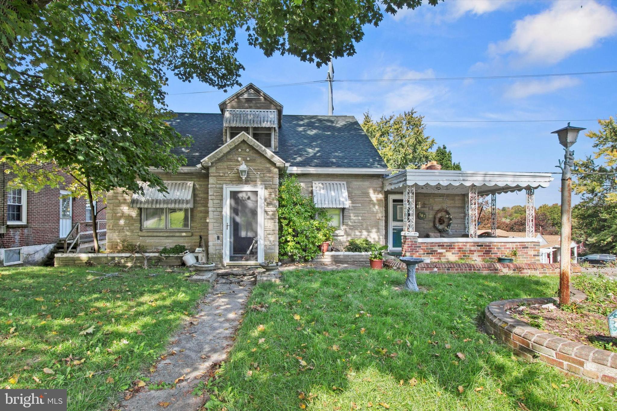 587 Hillcrest Road York, PA 17403 - Photo 1 of 30 Gallery Image 1