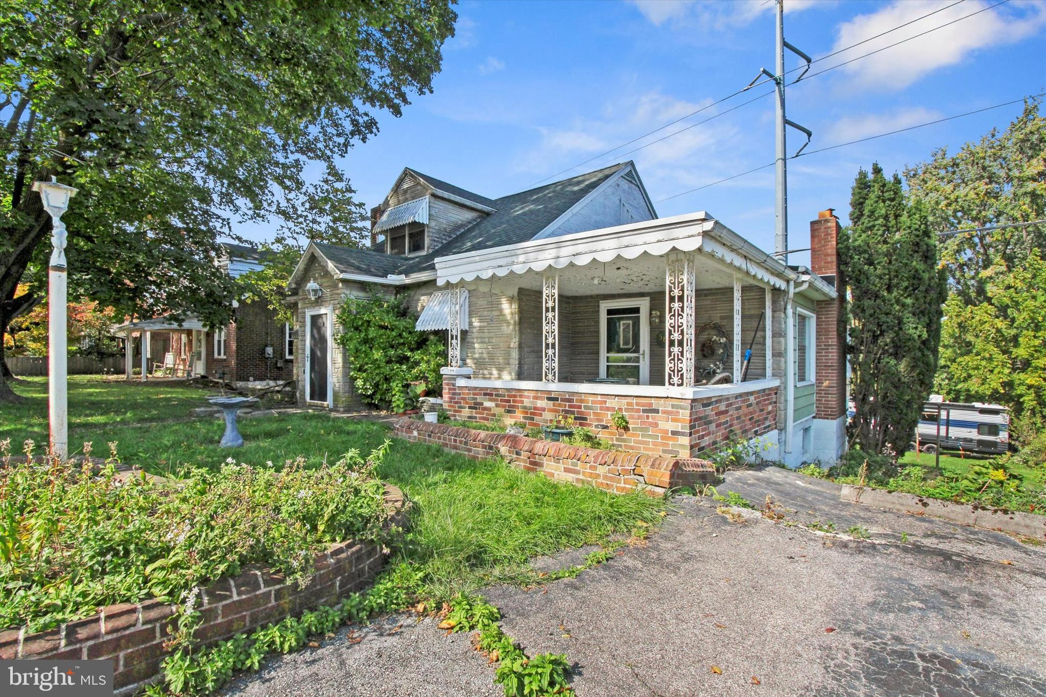 587 Hillcrest Road York, PA 17403 - Photo 3 of 30 Gallery Image 3