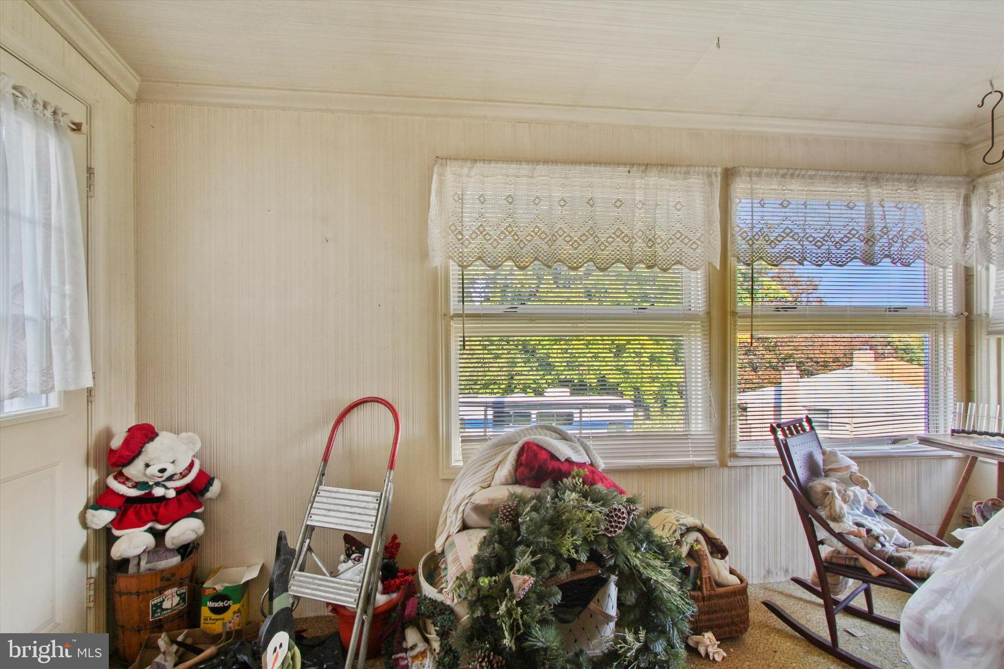 587 Hillcrest Road York, PA 17403 - Photo 8 of 30 Gallery Image 8
