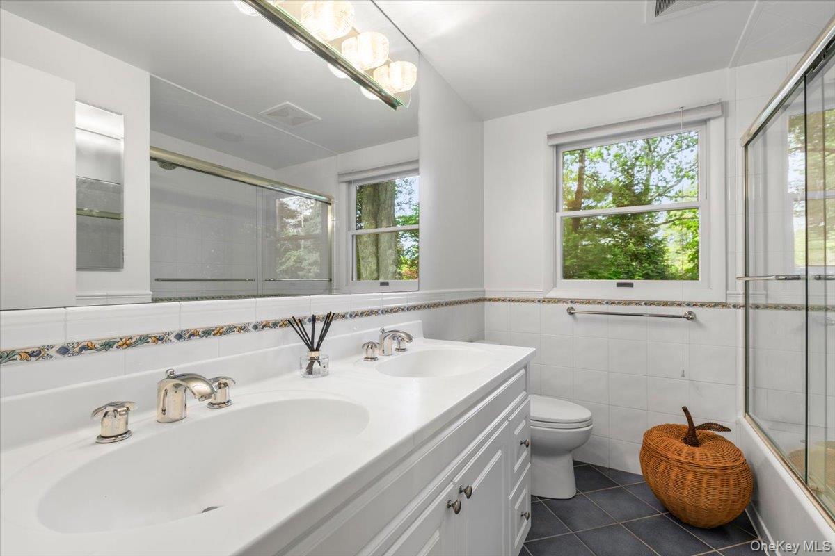 22 Paddock Road Rye Brook, NY 10573 - Photo 14 of 21