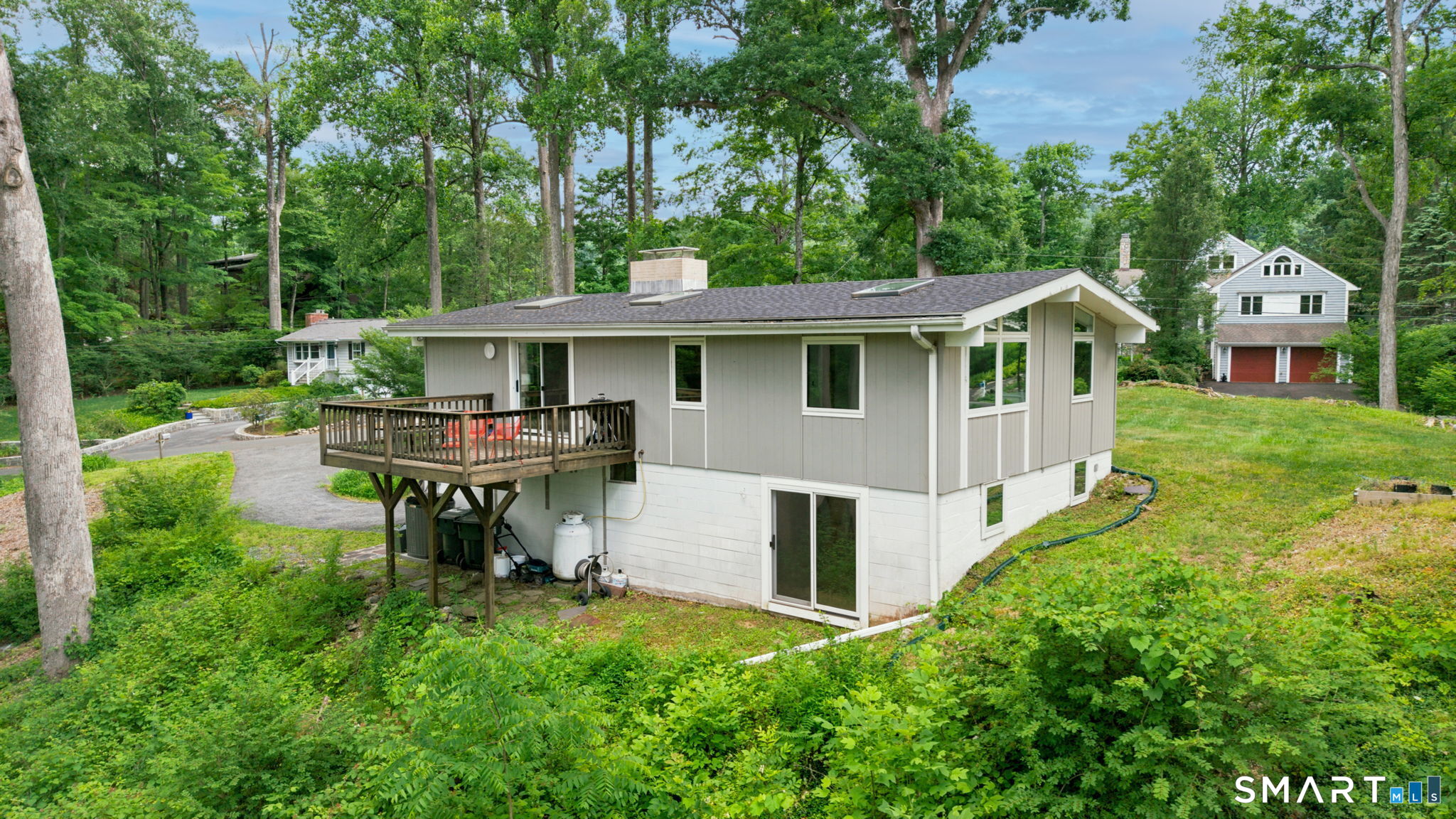 18 Craigmoor Road South Ridgefield, CT 06877 - Photo 2 of 29