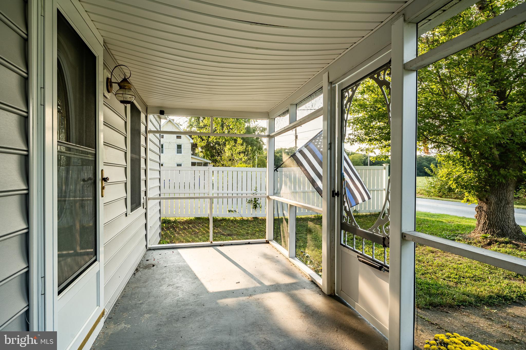 10134 Bacons Road Delmar, DE 19940 - Photo 5 of 41 Screened Porch