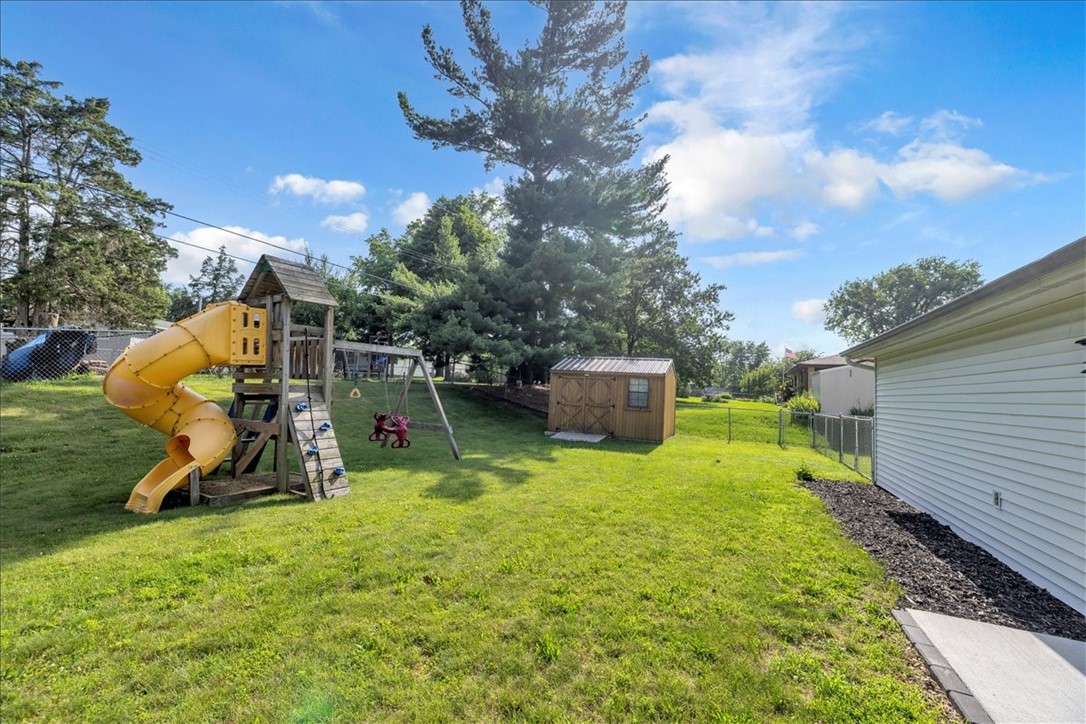 1525 Moorwood Drive Decatur, IL 62521 - Photo 41 of 44