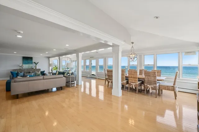 a view of livingroom with hardwood