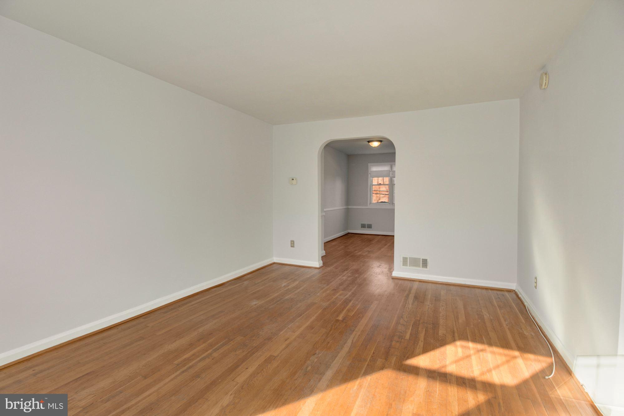 5436 Channing Road Baltimore, MD 21229 - Photo 12 of 37