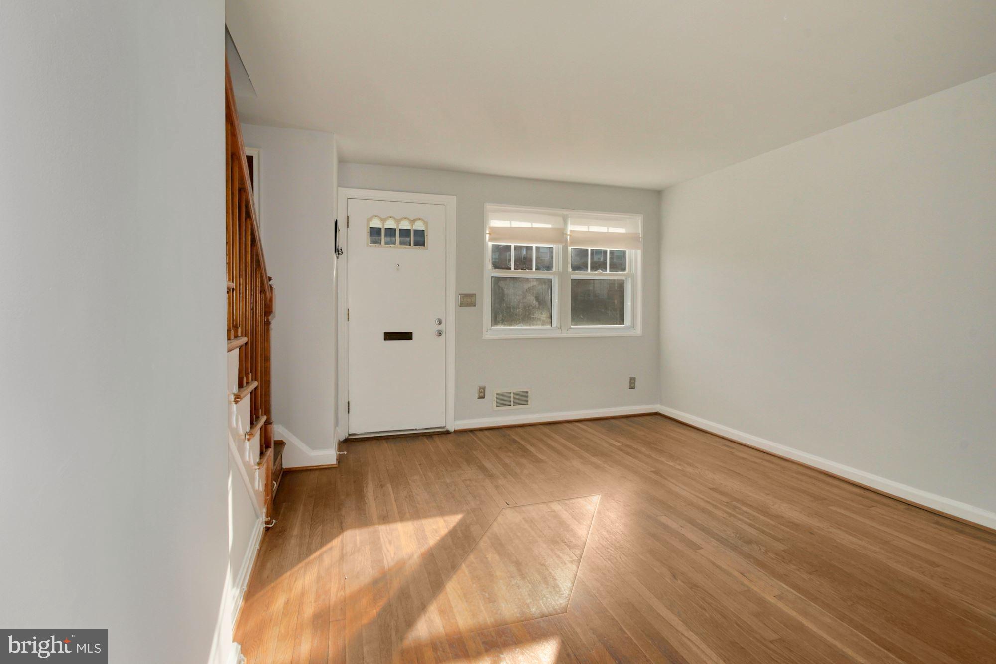 5436 Channing Road Baltimore, MD 21229 - Photo 13 of 37