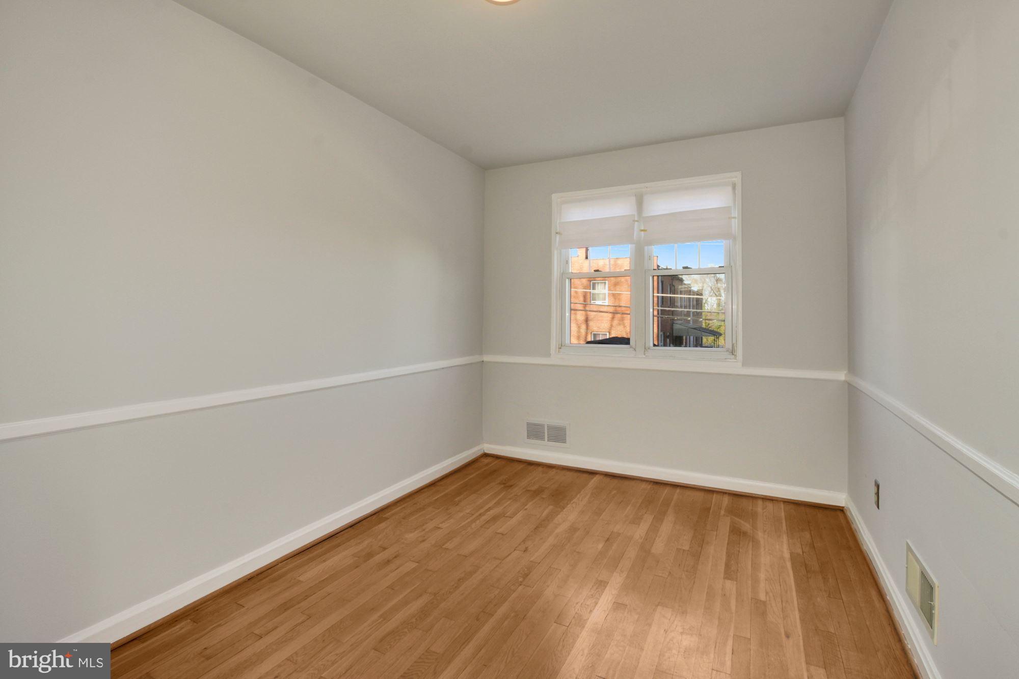 5436 Channing Road Baltimore, MD 21229 - Photo 15 of 37