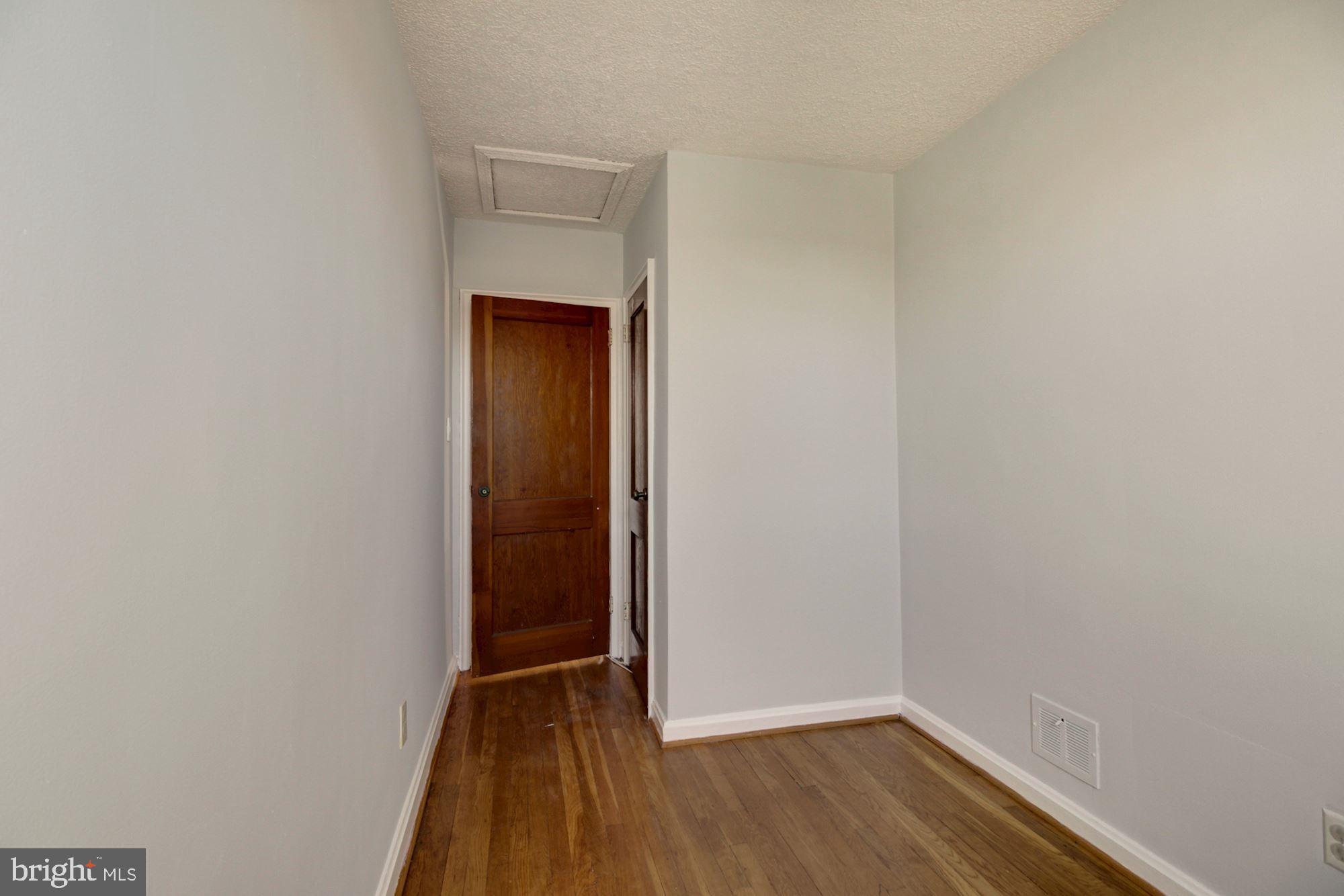 5436 Channing Road Baltimore, MD 21229 - Photo 25 of 37