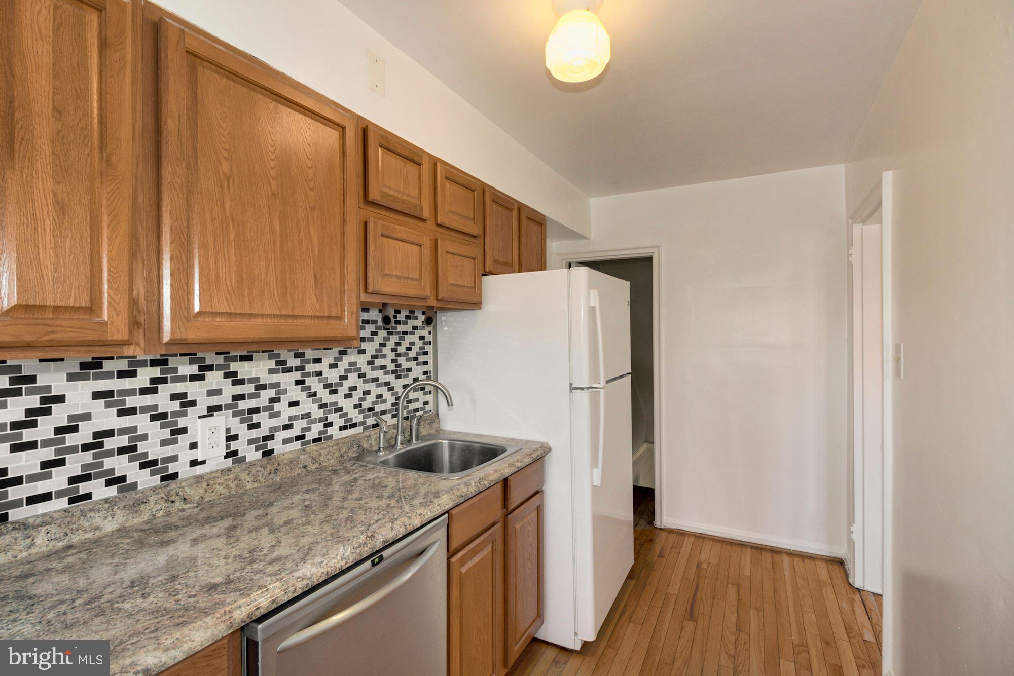 5436 Channing Road Baltimore, MD 21229 - Photo 8 of 37