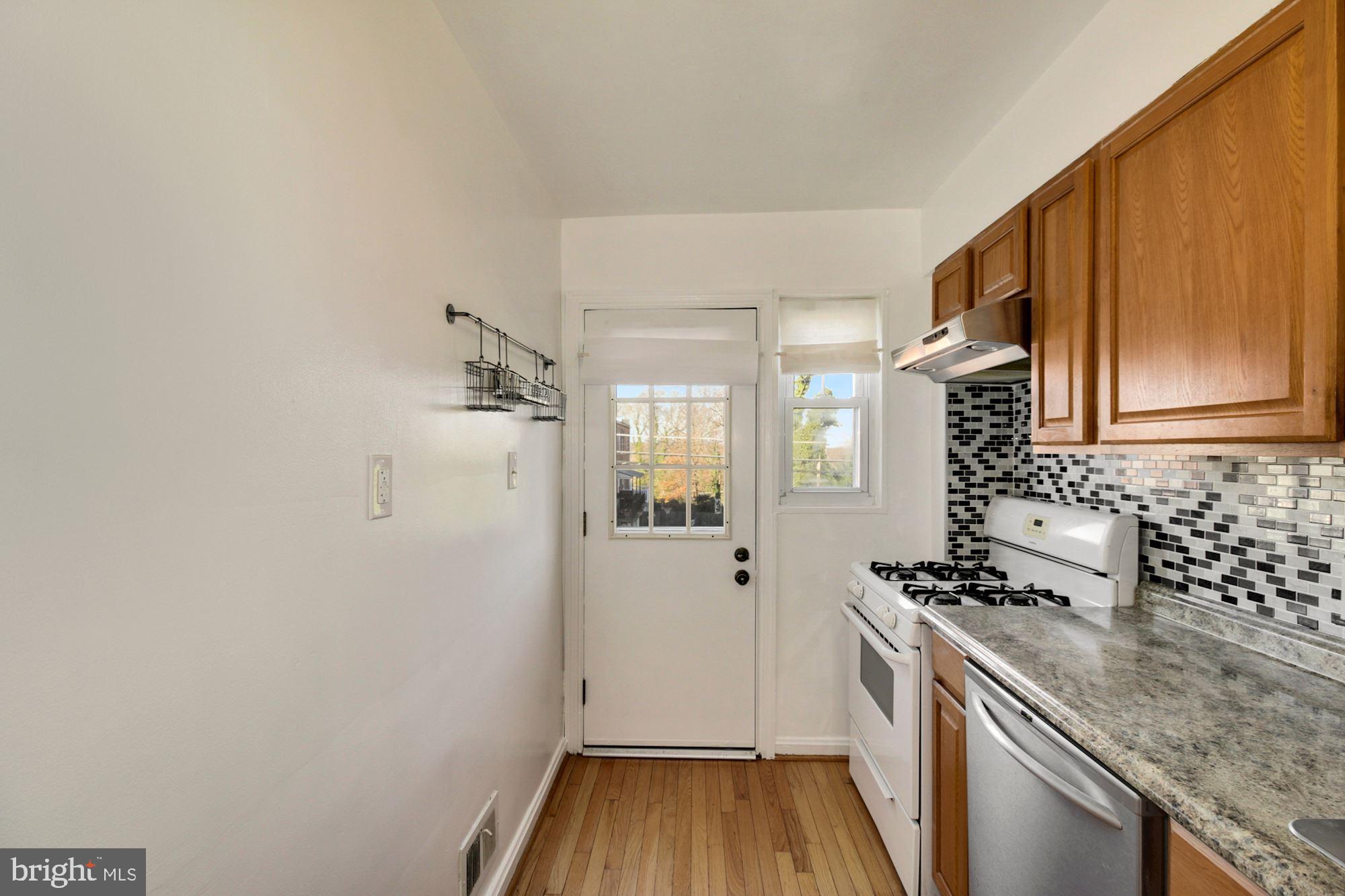 5436 Channing Road Baltimore, MD 21229 - Photo 10 of 37