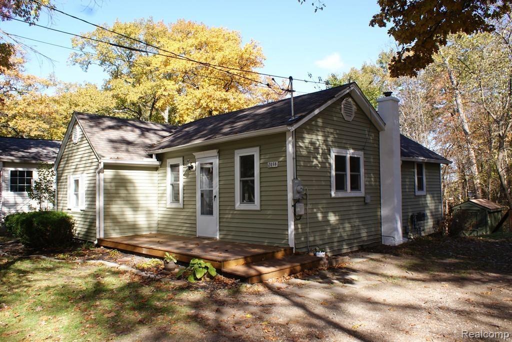 2098 Miles Road Lapeer, MI 48446 - Photo 5 of 46 DSC06431.jpg