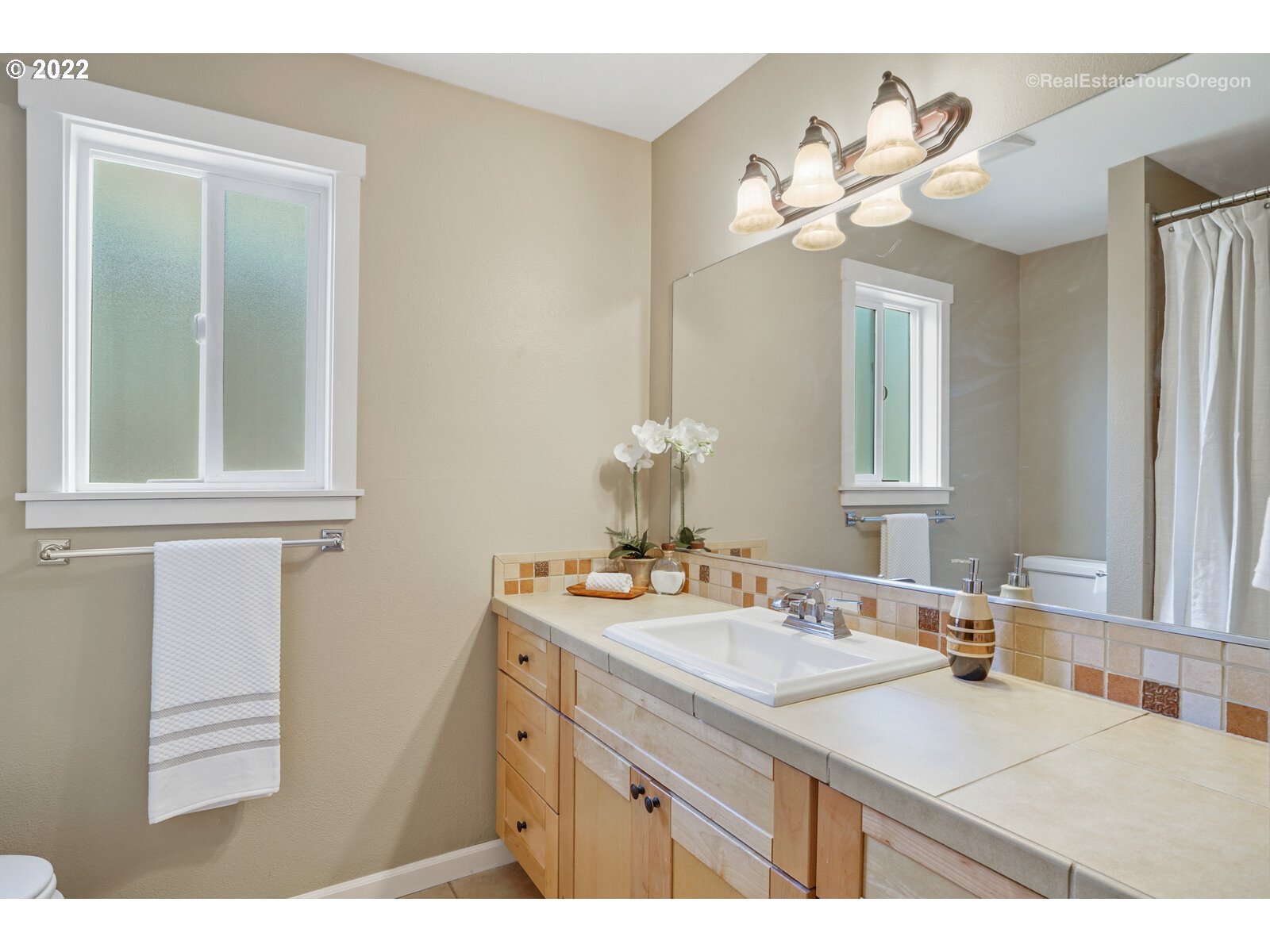 3925 Southwest Multnomah Boulevard, Unit 106 Portland, OR 97219 - Photo 13 of 25 Gallery Image 13