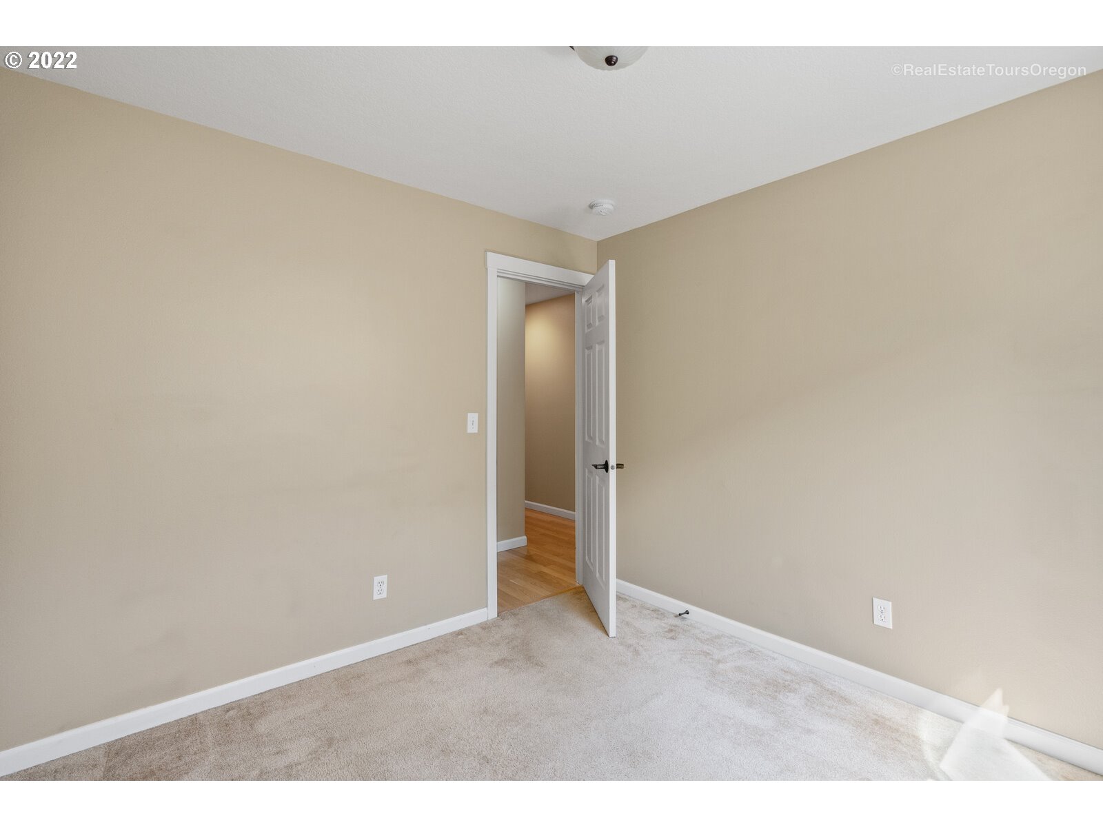 3925 Southwest Multnomah Boulevard, Unit 106 Portland, OR 97219 - Photo 17 of 25 Gallery Image 17
