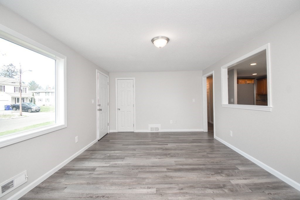 125 Granger Street Springfield, MA 01119 - Photo 5 of 26