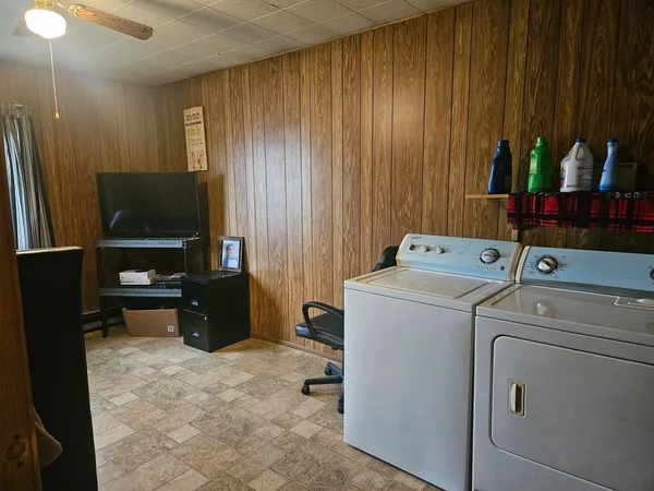 $134,900 | 1404 17th Avenue, Viola, IL 61486