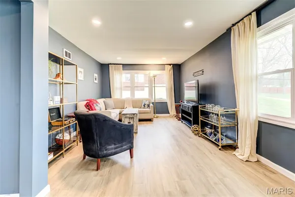 $229,900 | 7837 Labelle Street, St. Louis, MO 63123