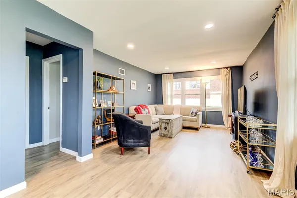 $229,900 | 7837 Labelle Street, St. Louis, MO 63123