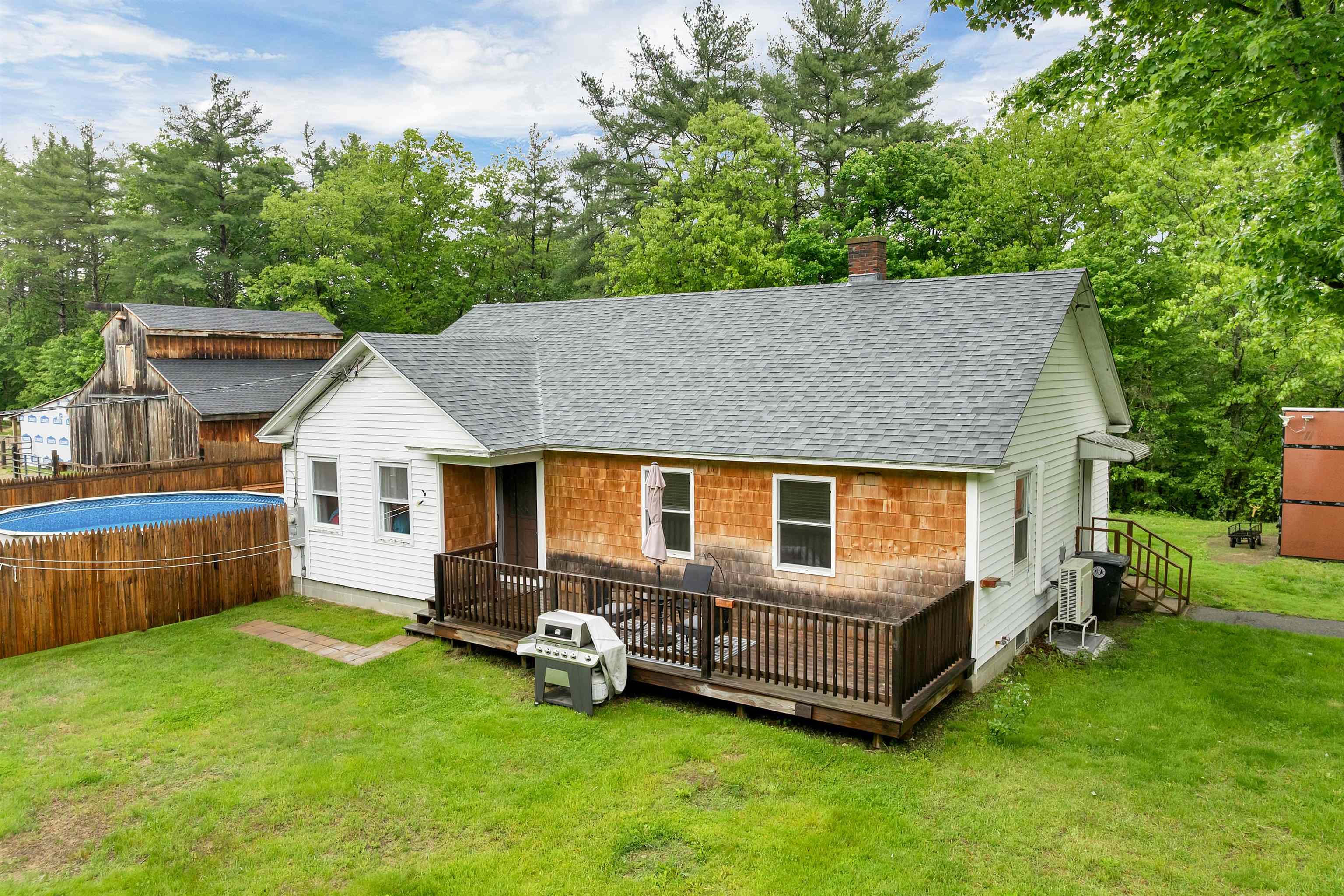 341 Hill Road Franklin, NH 03235 - Photo 1 of 60