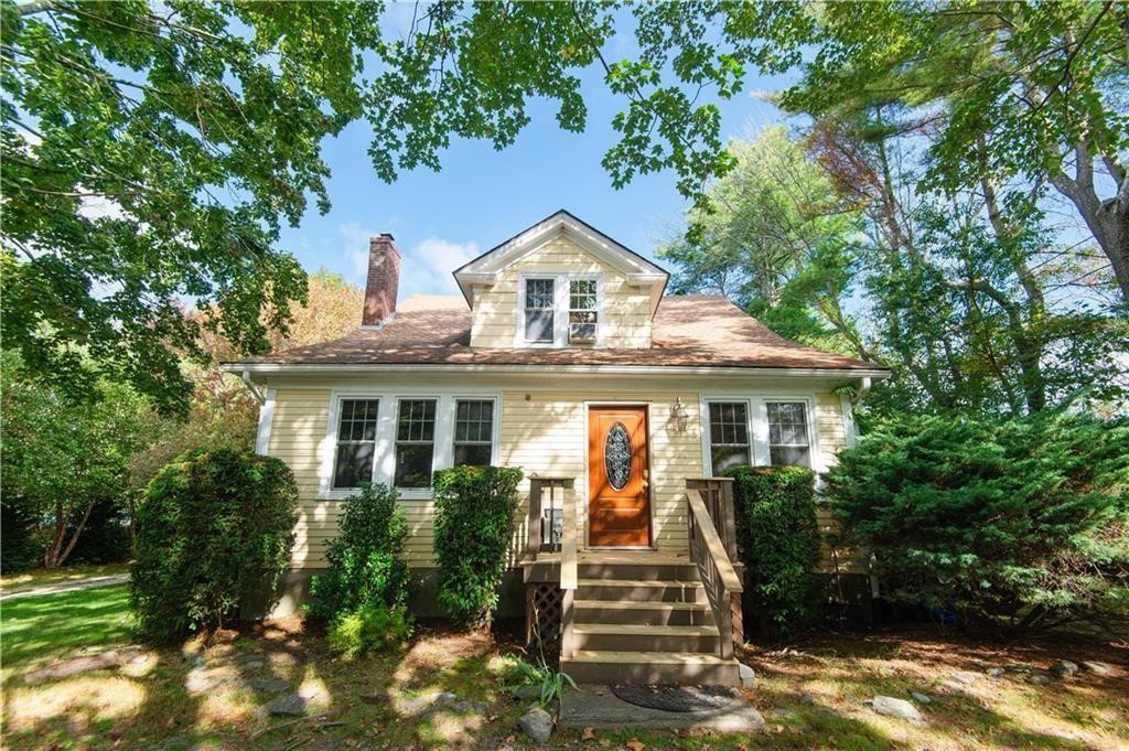 556 East Main Road Middletown, RI 02842 - Photo 2 of 34 Gallery Image 2