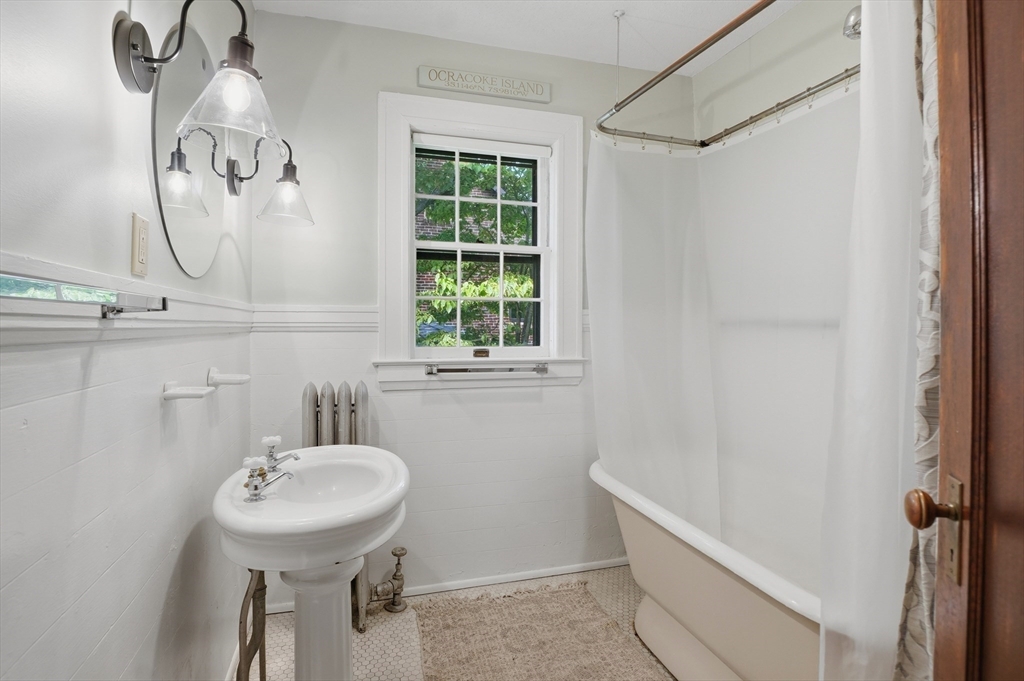 38 Oxford Street Springfield, MA 01108 - Photo 25 of 42
