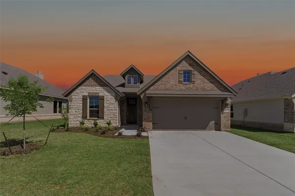 $374,900 | 1229 Sabine River Lane, Springtown, TX 76082