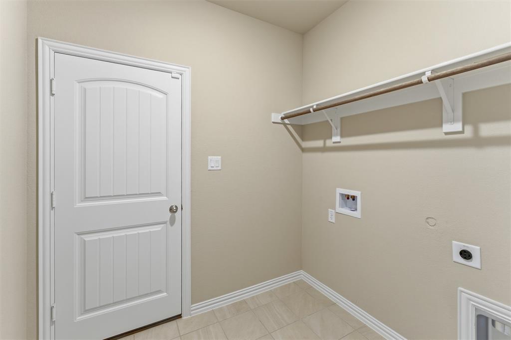 1229 Sabine River Lane Springtown, TX 76082 - Photo 11 of 26 a view of bathroom