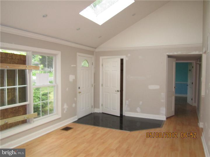 212 Trenton Road Fairless Hills, PA 19030 - Photo 3 of 8 Living Room