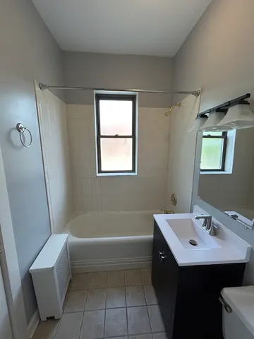 $240,000 | 1155 East Hyde Park Boulevard, Unit 2F, Chicago, IL 60615