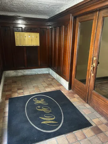 $240,000 | 1155 East Hyde Park Boulevard, Unit 2F, Chicago, IL 60615