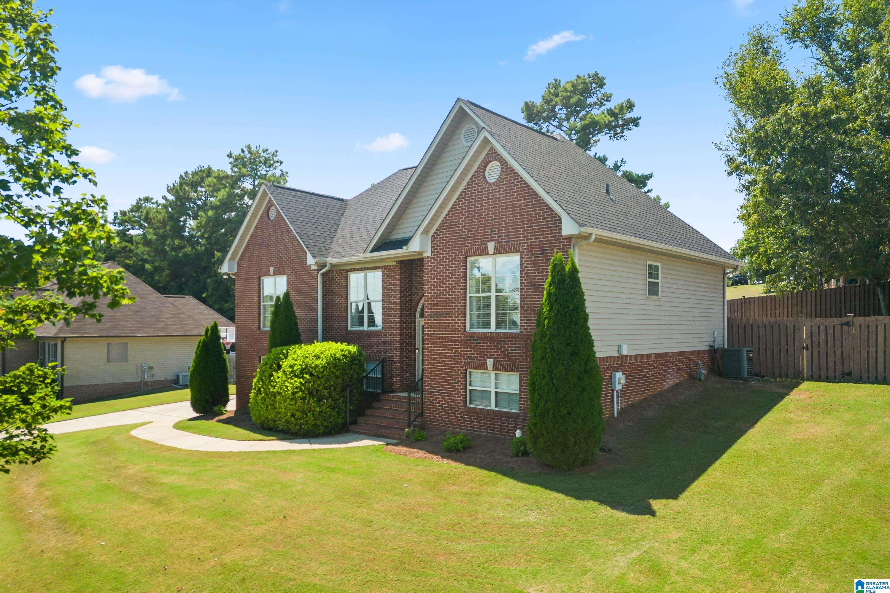 1100 Summit Ridge Way Odenville, AL 35120 - Photo 2 of 36