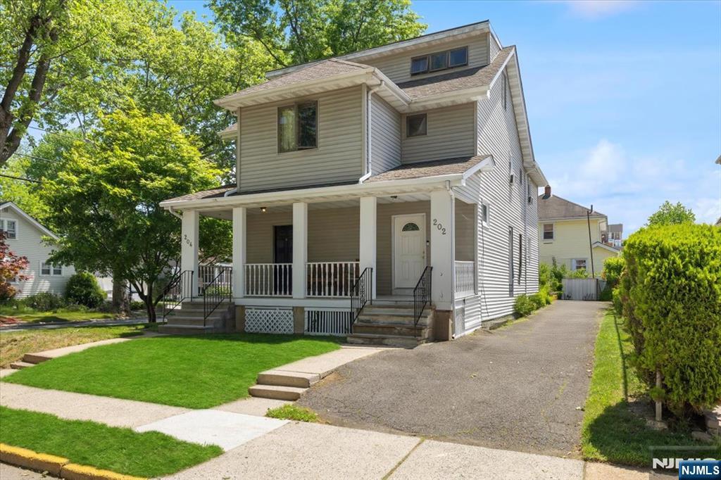 204 Herman Street Hackensack, NJ 07601 - Photo 3 of 33