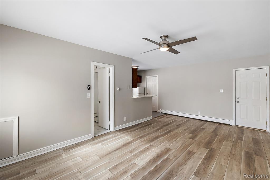 307 Ladd Road, Unit 2 Walled Lake, MI 48390 - Photo 4 of 10
