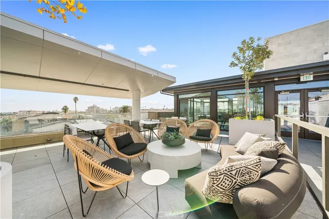 $739,000 | 709 East Walnut Street, Unit 319, Pasadena, CA 91101